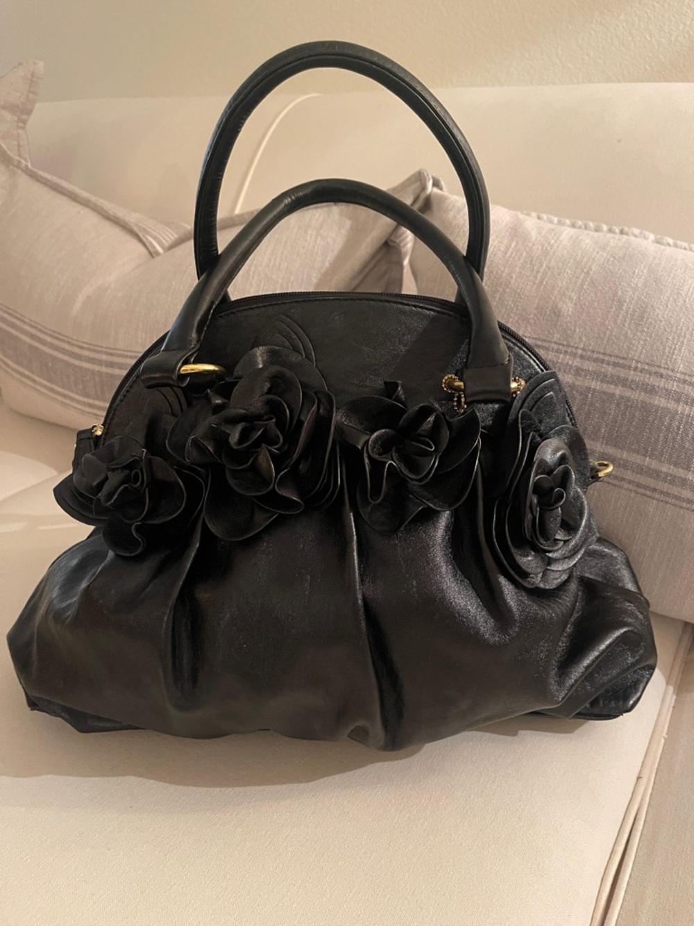Elegant Black Floral Appliqué Women's Satchel